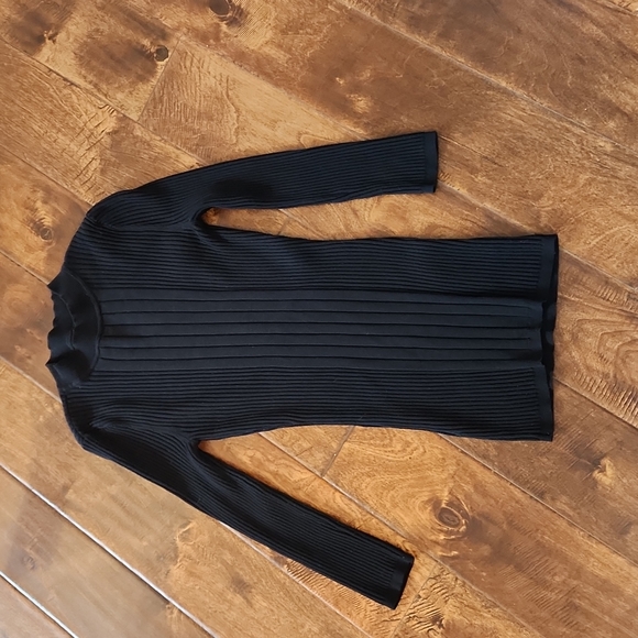 White House Black Market ribbed mock neck open back 3/4 sleeve sweater - Picture 2 of 7